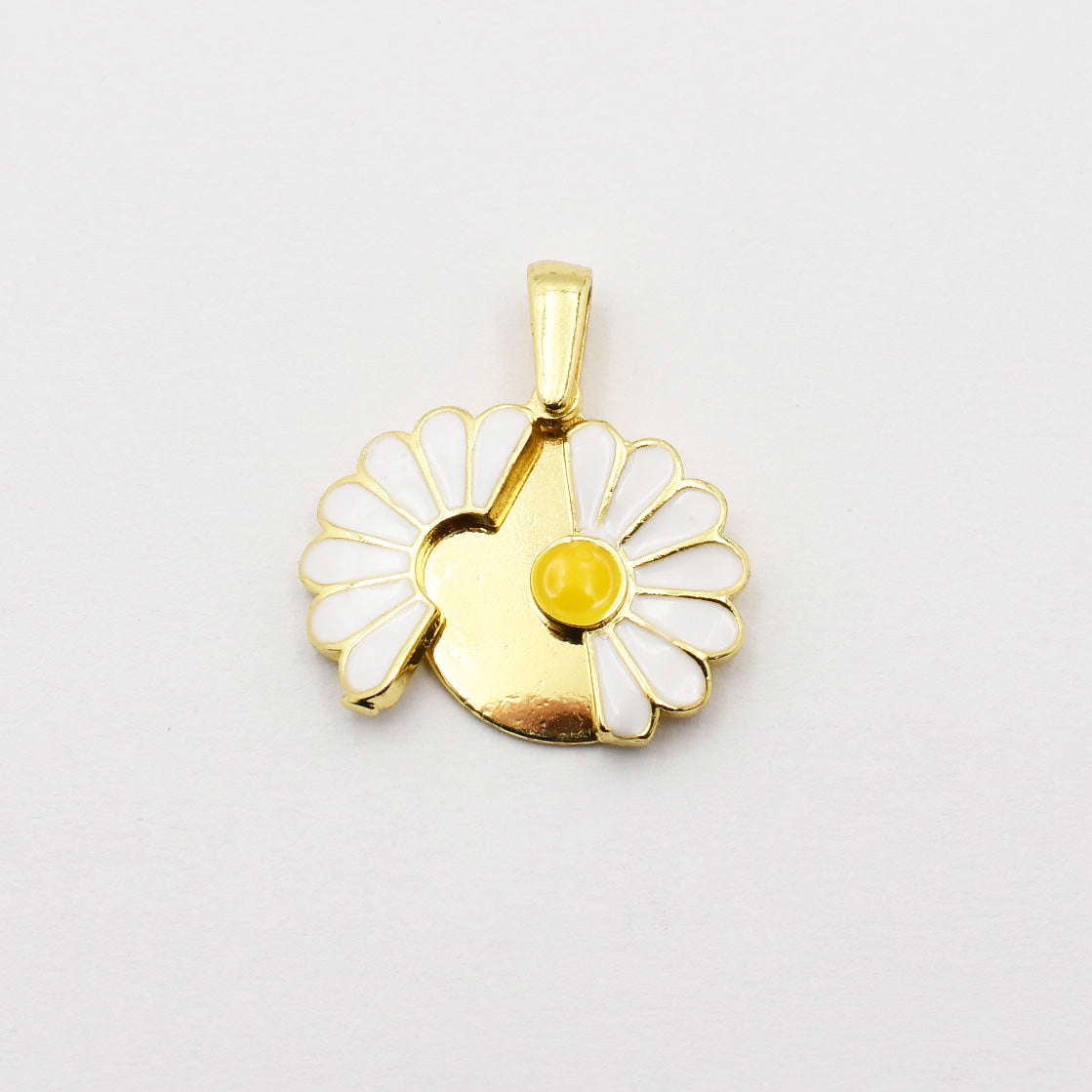 Daisy Opening Charm