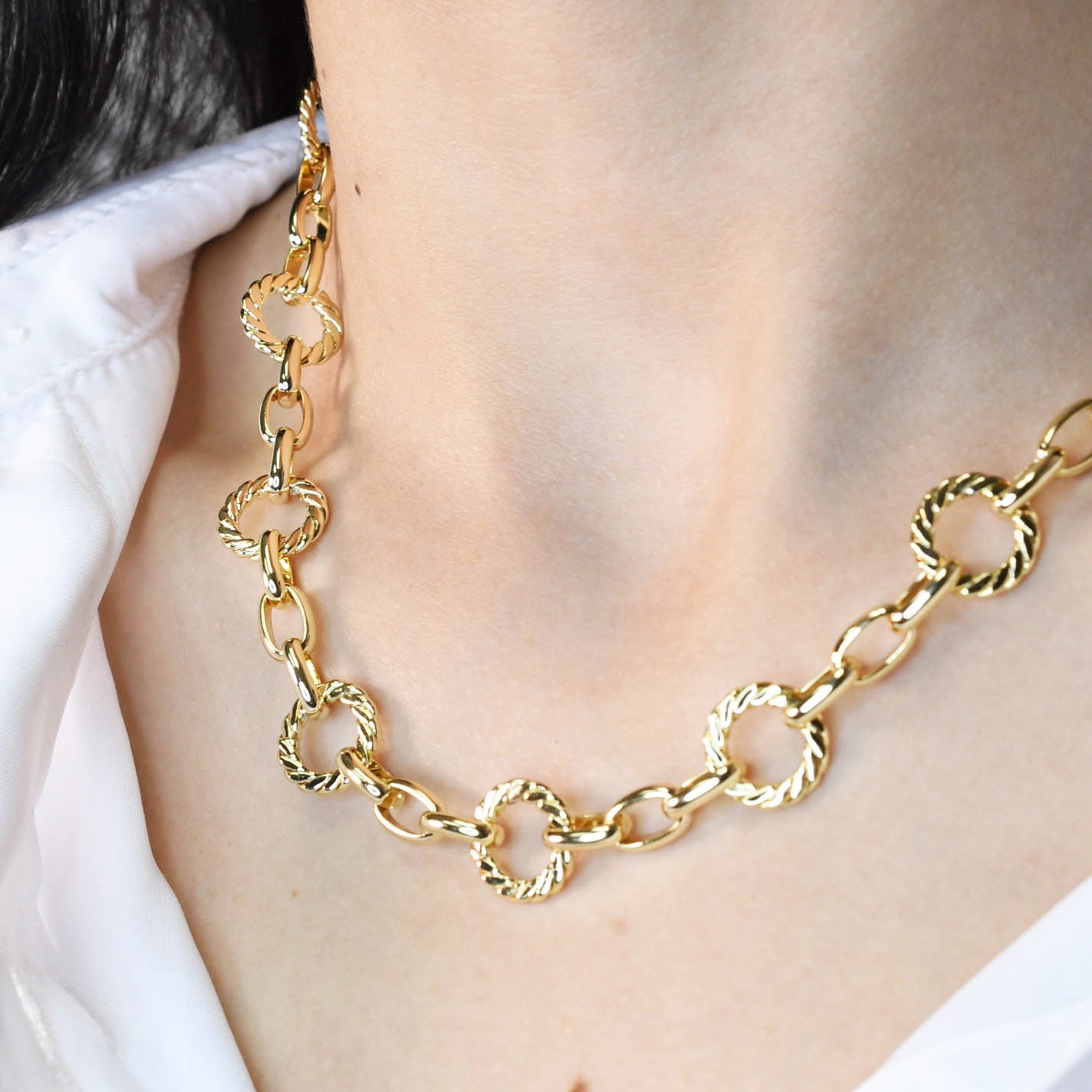 Gold Circle Chain Link Necklace