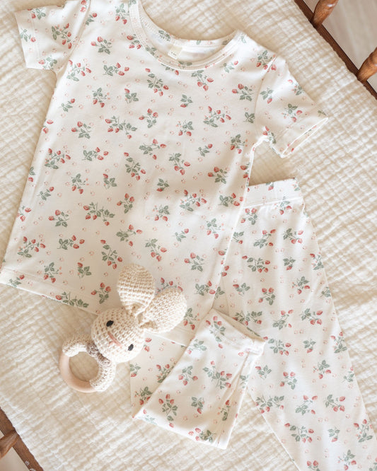 BAMBOO SHORT SLEEVE PAJAMA SET || STRAWBERRIES