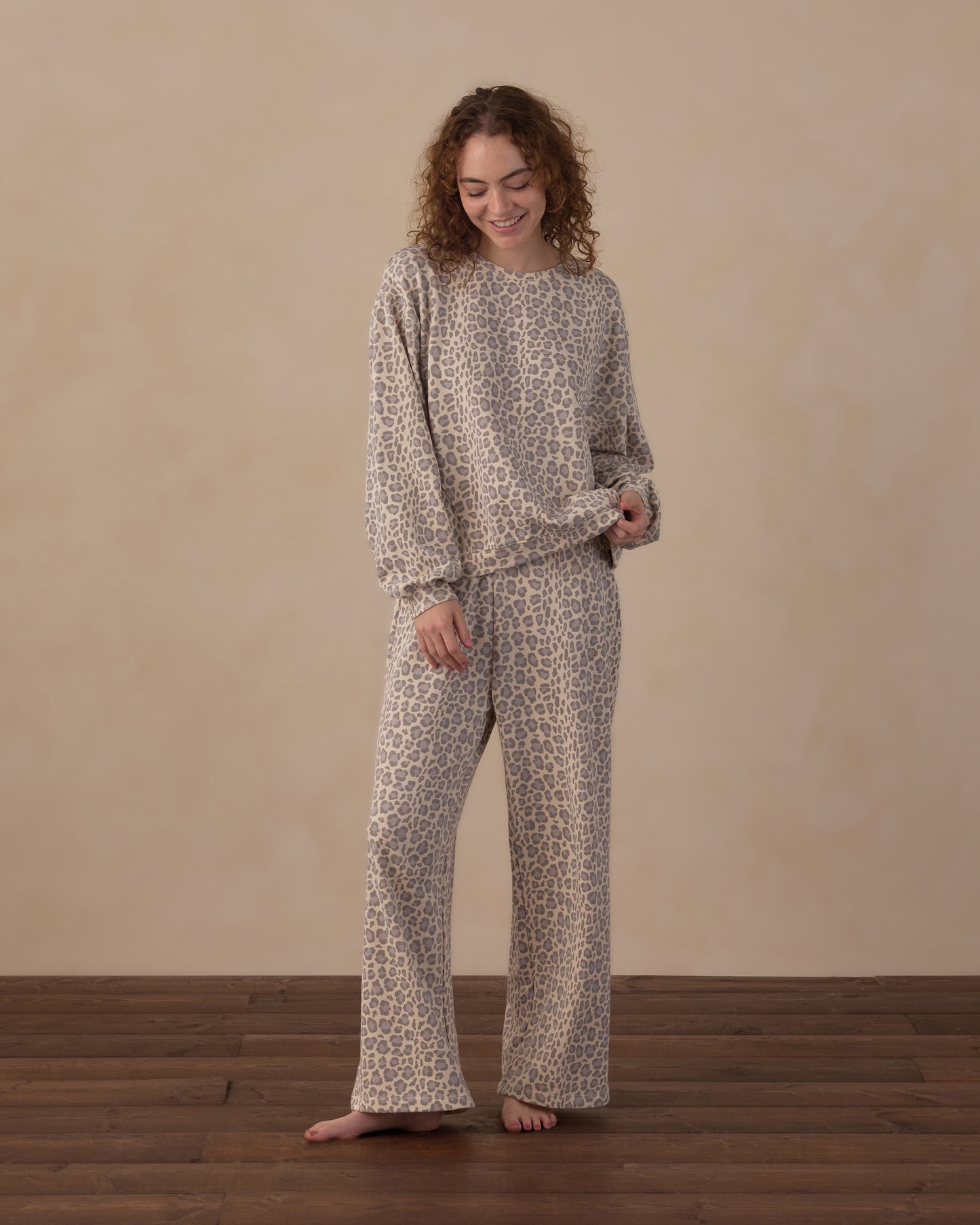 WOMEN'S OVERSIZED SWEATSHIRT || BLUE LEOPARD
