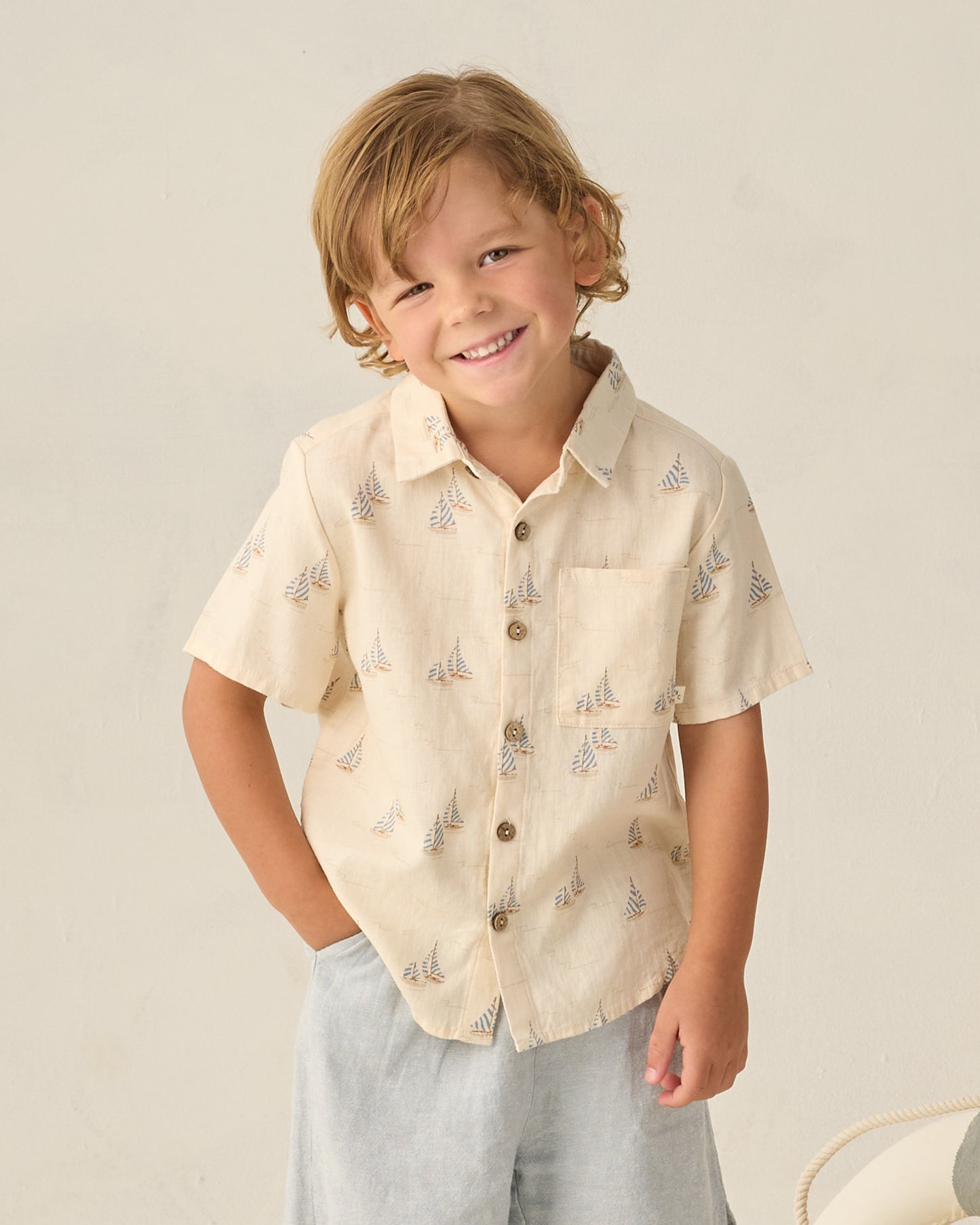 COLLARED SHORT SLEEVE SHIRT || SAIL