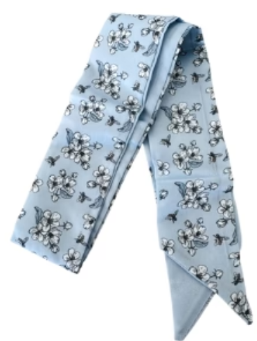 So Trendy Scarf Charm Necklace | White Flowers