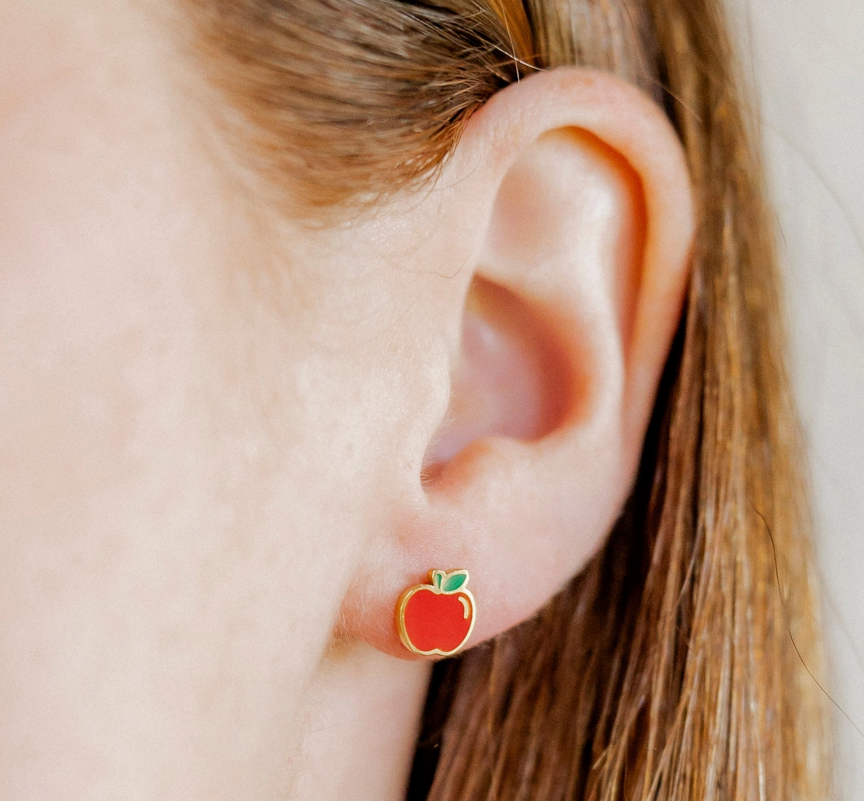 Screwback Stud Earrings | Teacher's Apple
