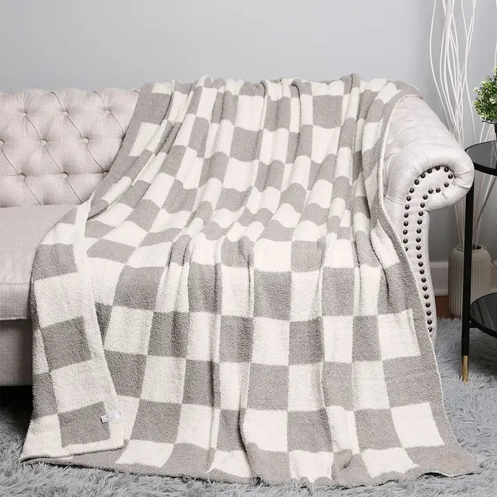 Checkerboard Patterned Throw Blanket | Grey