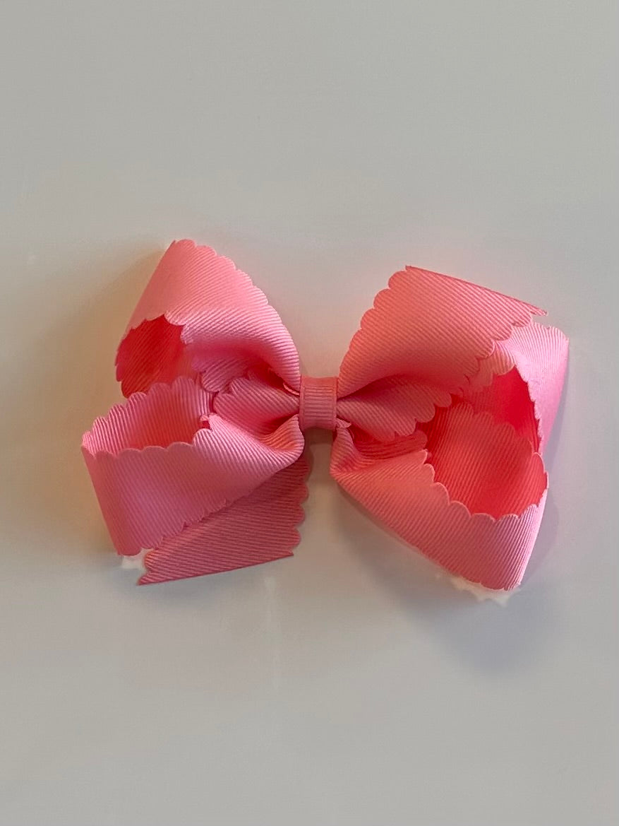 Medium Grosgrain Scalloped Edge Girls Hair Bow | Coral