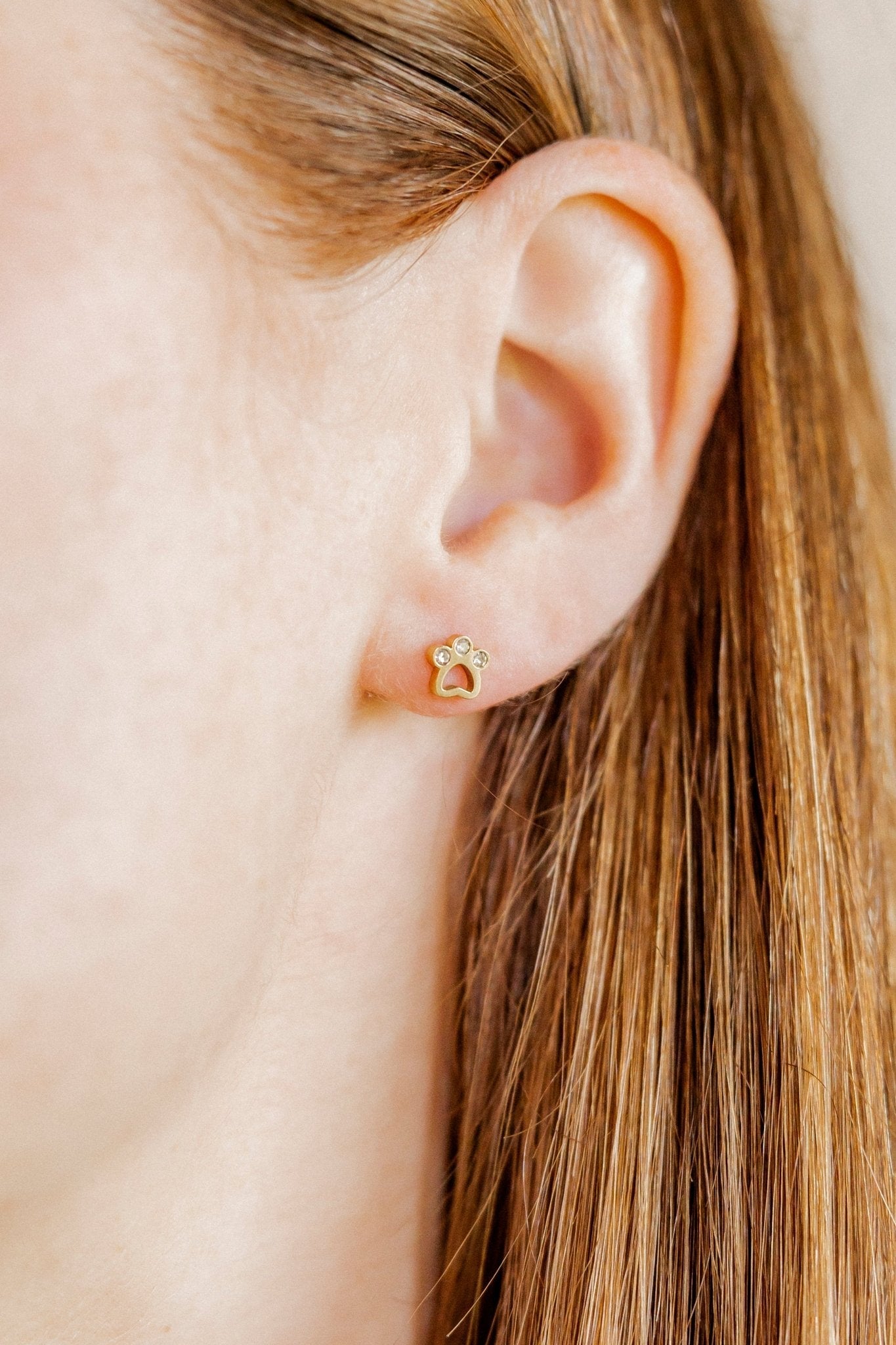 Screwback Stud Earrings - Paw Print CZ Gold