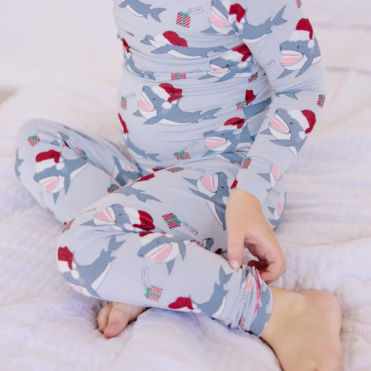 Print Long Sleeve Pajama Set | Illusion Blue Holiday Sharks