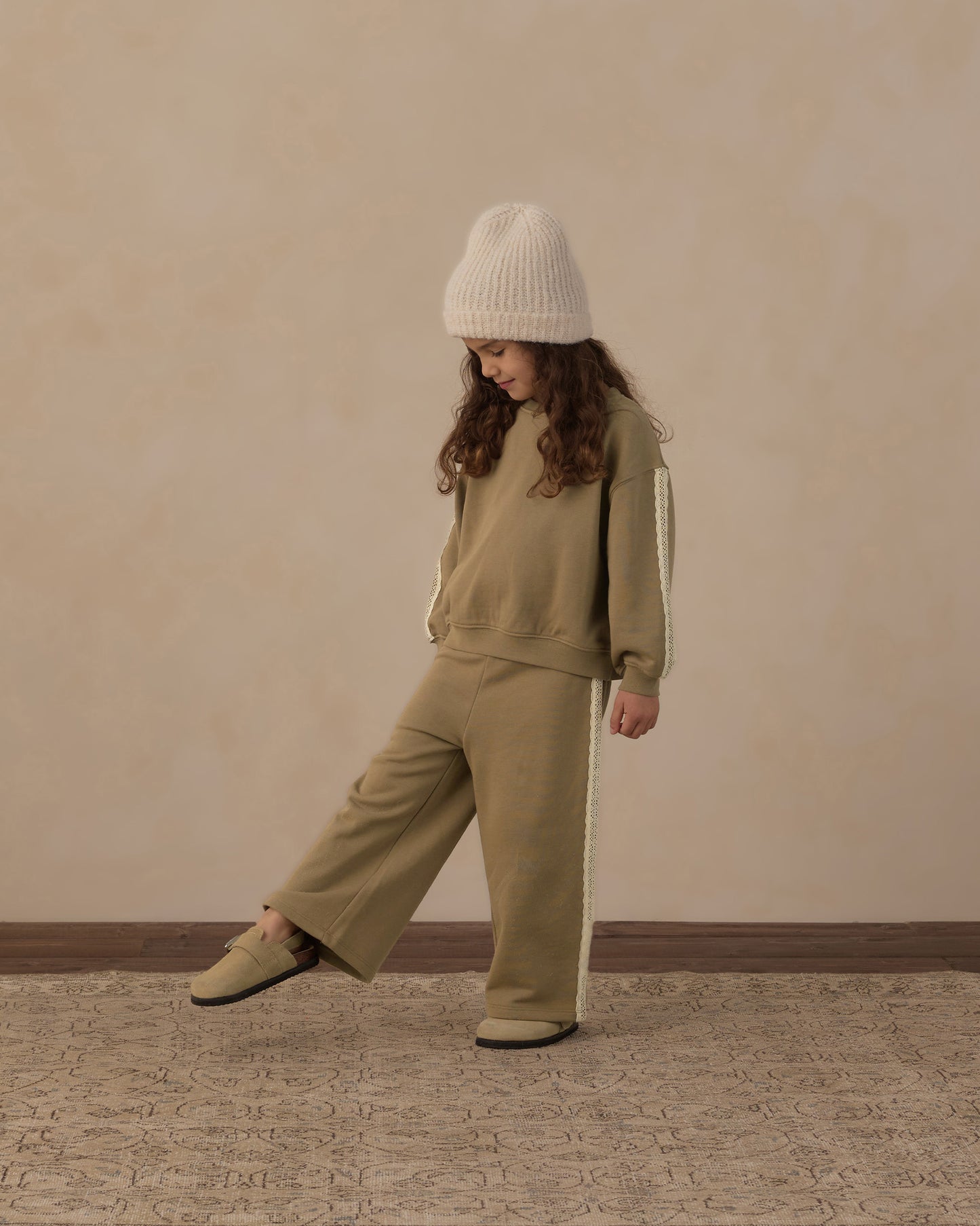 WIDE LEG SWEATPANT || OLIVE