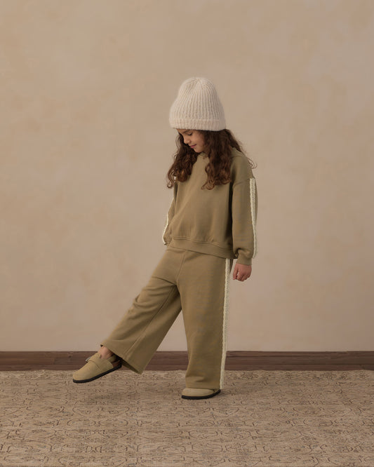 WIDE LEG SWEATPANT || OLIVE