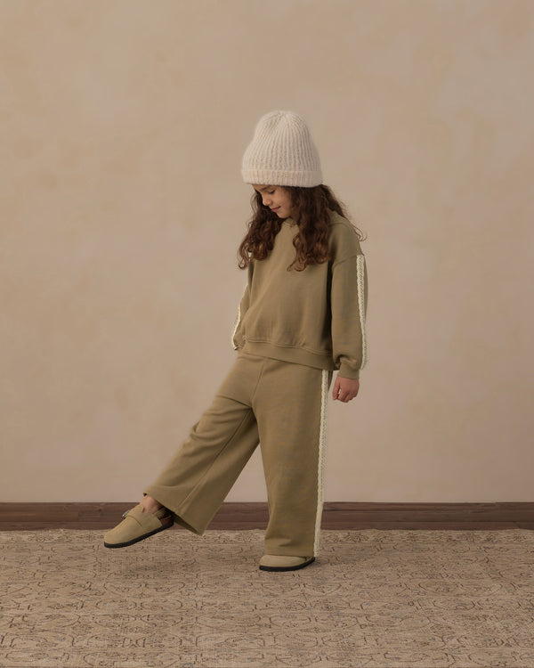 WIDE LEG SWEATPANT || OLIVE