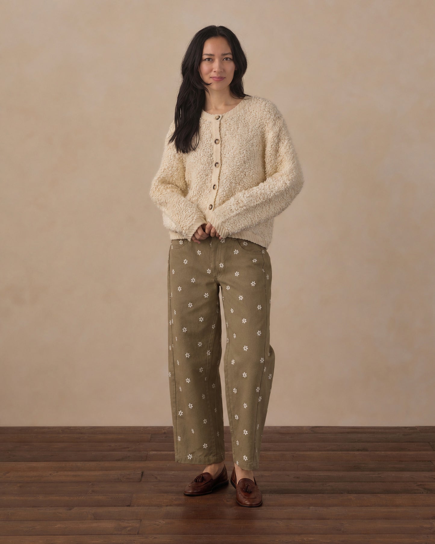 WOMEN'S BARREL DENIM || EMBROIDERED DAISES