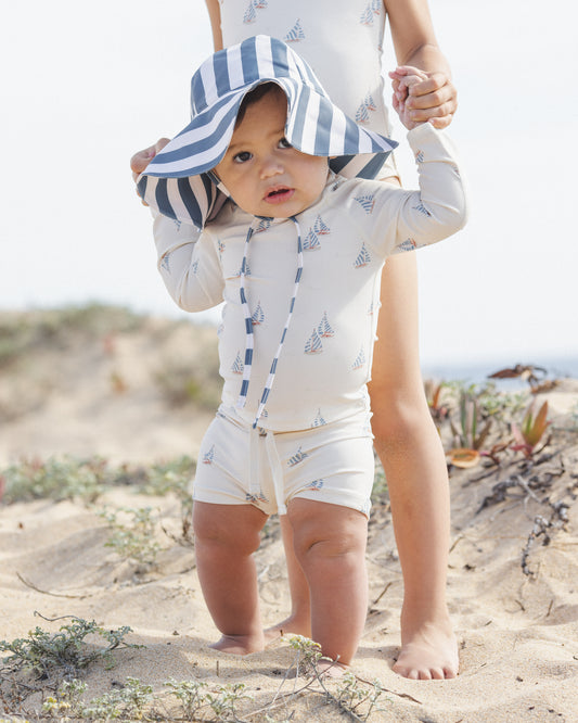 BOYS RASHGUARD || SET SAIL