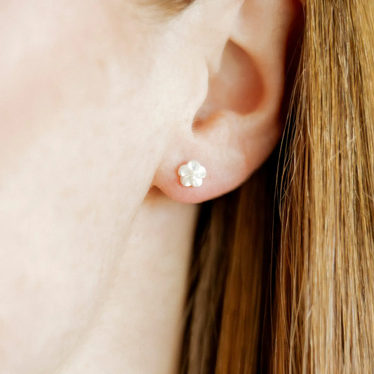 Screwback Stud Earrings | Gia