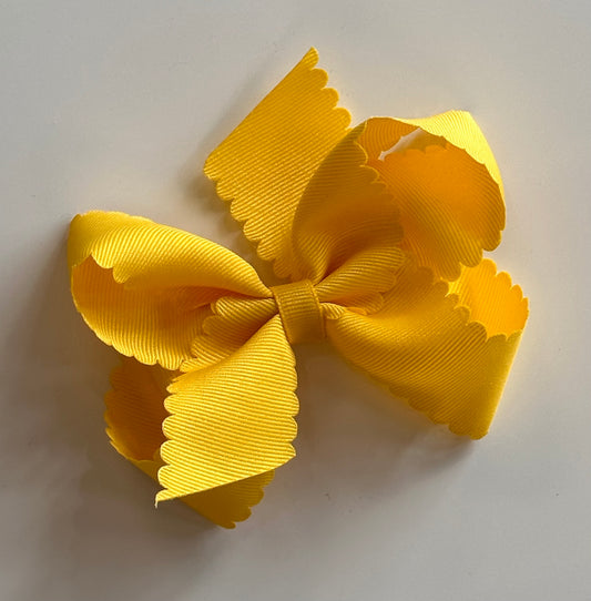 Medium Grosgrain Scalloped Edge Girls Hair Bow | Yellow