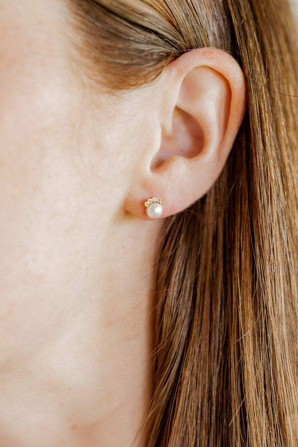 Screwback Stud Earrings - Winnie CZ Pearl Gold